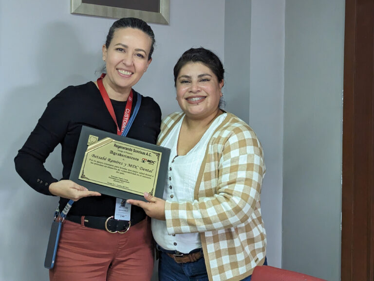 AGRADECIMIENTO A MDC DENTAL